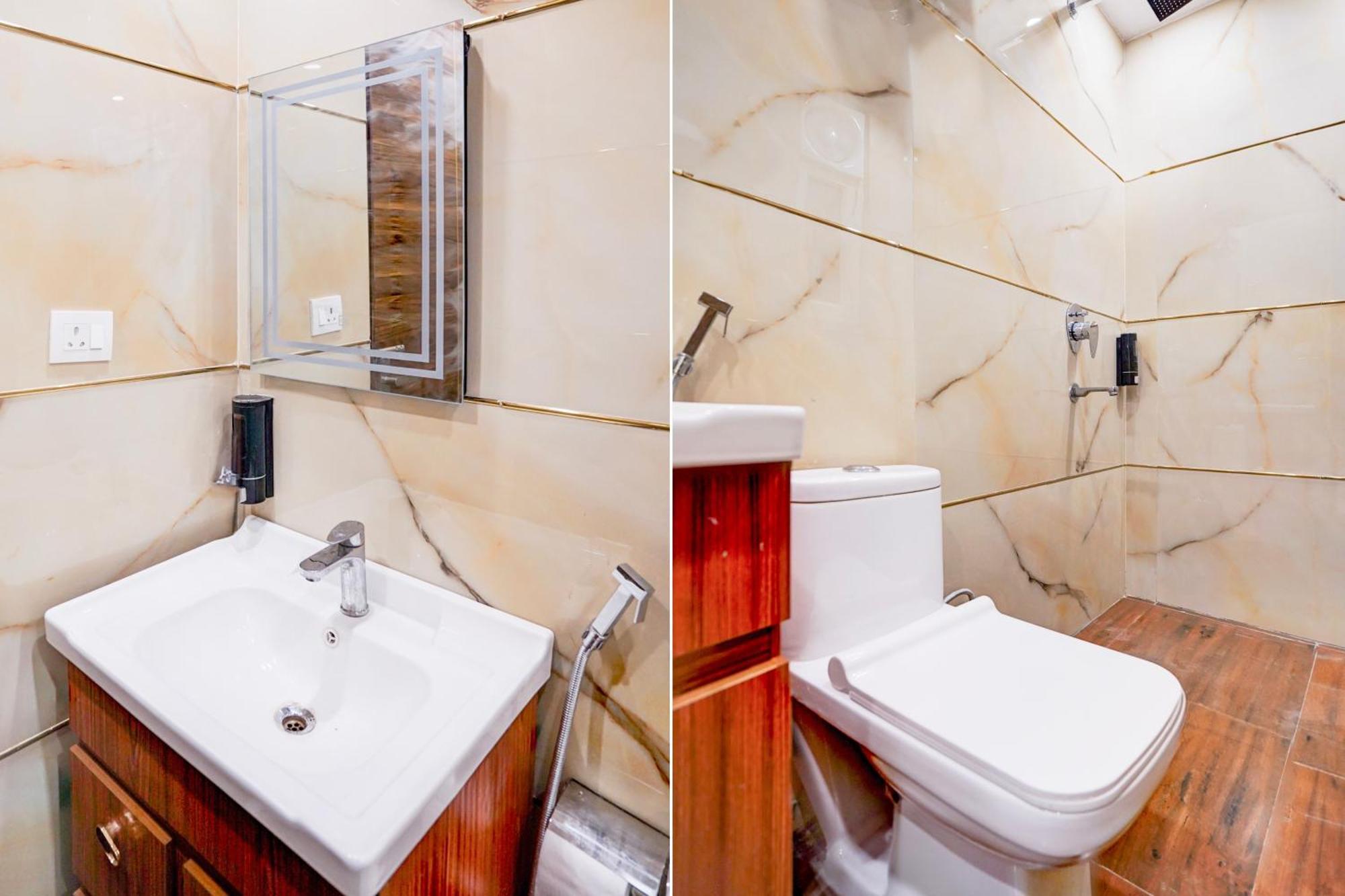 Townhouse Hotel Grand Emporio By Sbg Near Vaishali Metro Station Ghaziabad Bagian luar foto