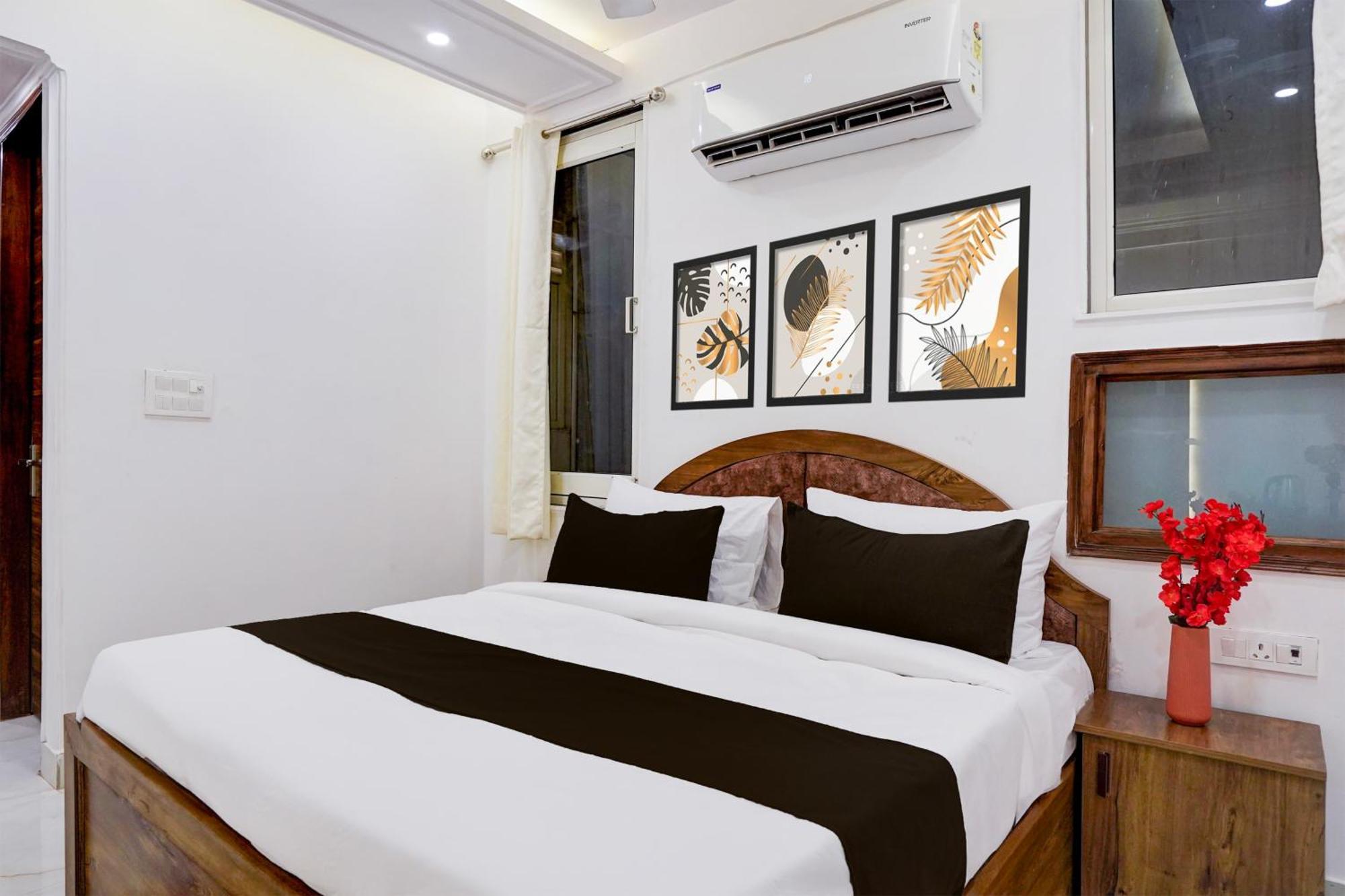 Townhouse Hotel Grand Emporio By Sbg Near Vaishali Metro Station Ghaziabad Bagian luar foto